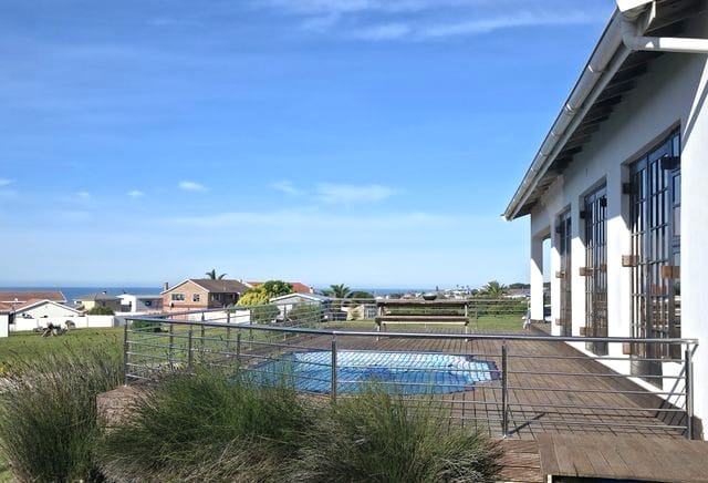 3 Bedroom Property for Sale in Wavecrest Eastern Cape